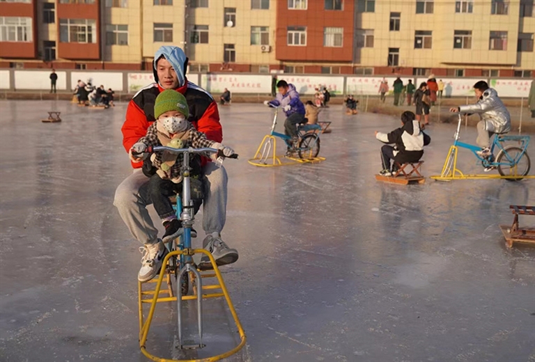 1706065927448073986.jpg 0124007_008_01_s.jpg