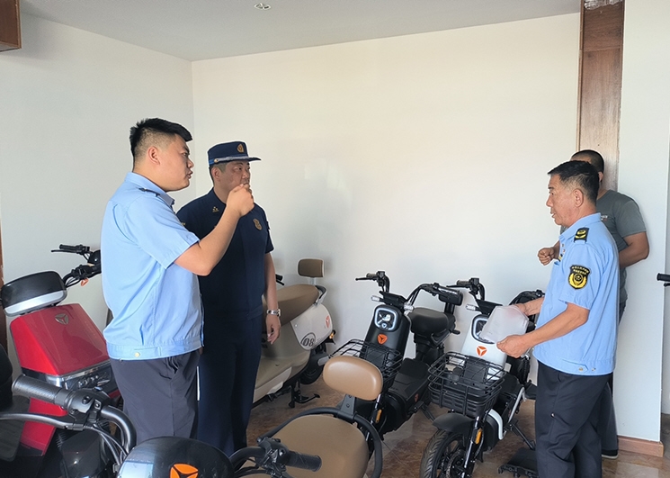 1719883744314057977.jpg 0702002_009_01_s.jpg