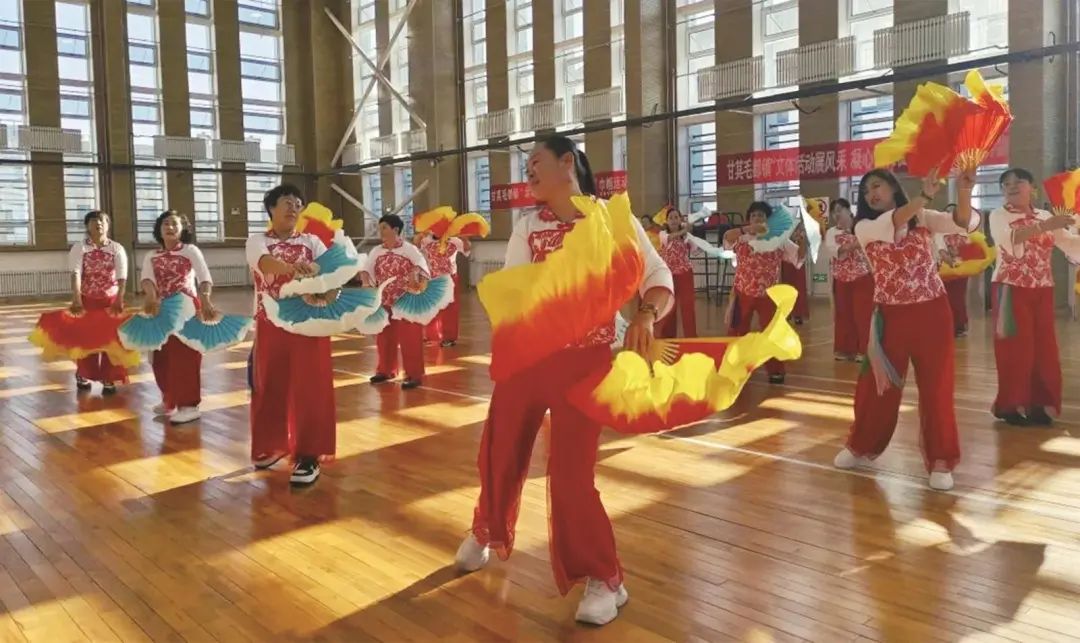 杭盖社区举办文艺汇演