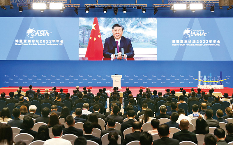2022年4月21日上午,博鳌亚洲论坛2022年年会开幕式在海南博鳌举行,国家主席习近平以视频方式发表题为《携手迎接挑战,合作开创未来》的主旨演讲。 新华社记者 丁海涛/摄