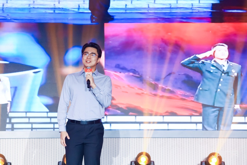 内蒙古艺术学院参赛选手张杰演讲现场(央广网记者 李春雪 摄)