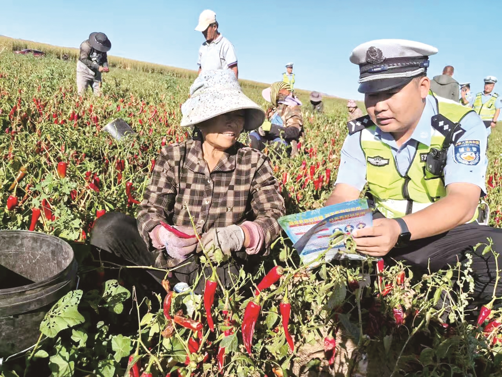 安全宣传到地头(资料图)