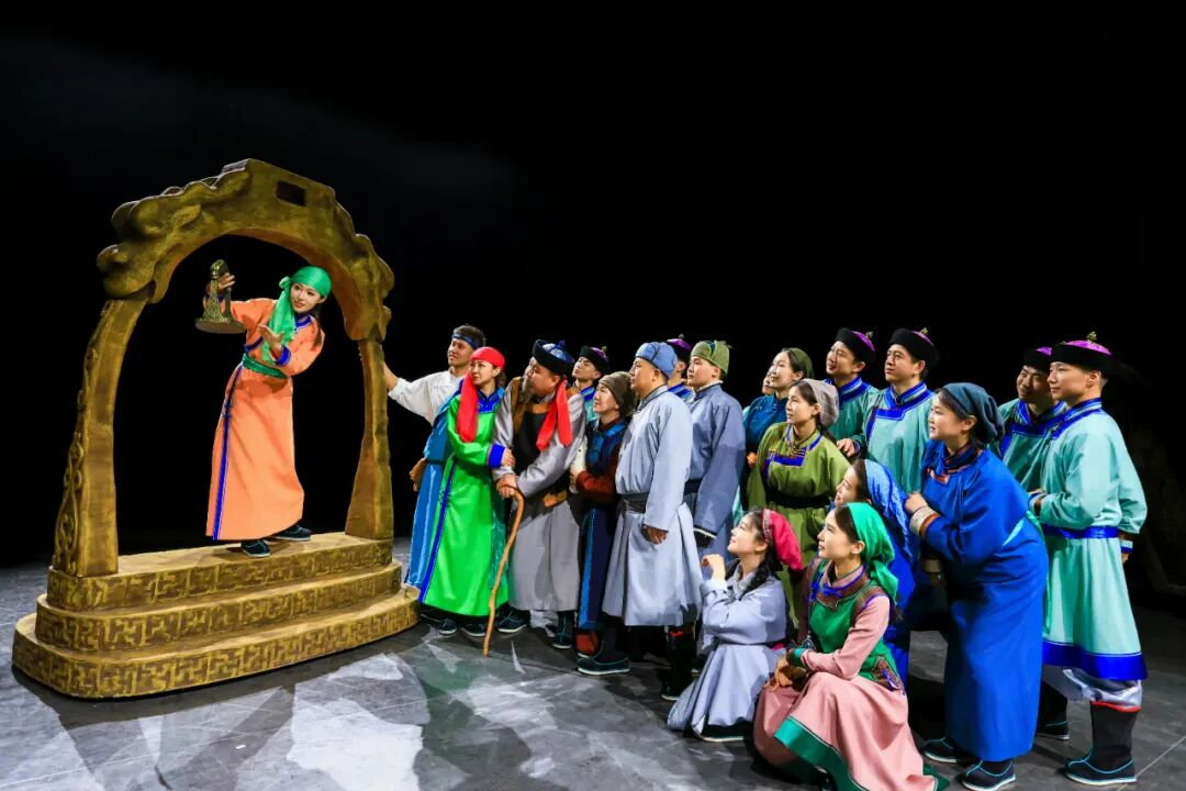 精品文艺送到家门口(东胜区融媒体中心供图)