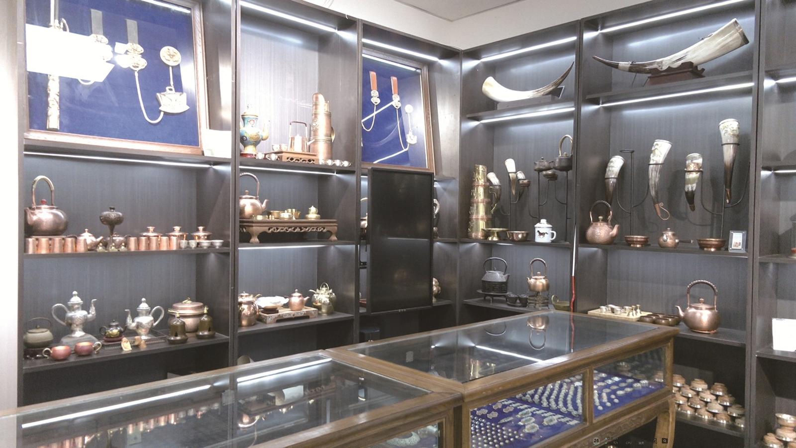 琳琅满目的手工艺品