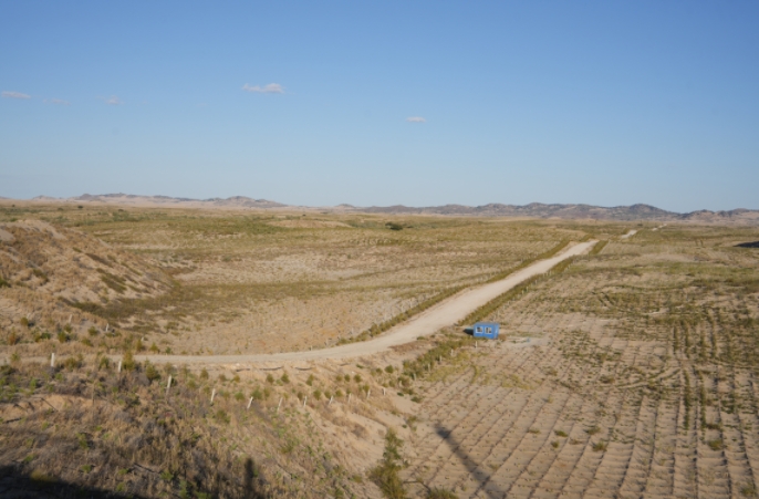 翁牛特旗穿沙公路景观