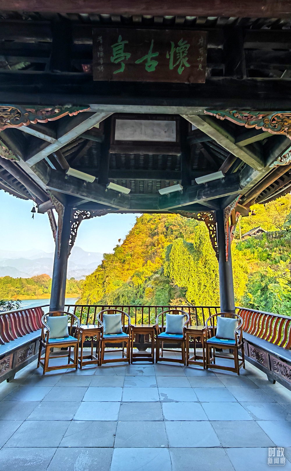 △怀古亭。两国元首夫妇在这里临水品茗,纵论天下。(总台央视记者郭鸿拍摄)