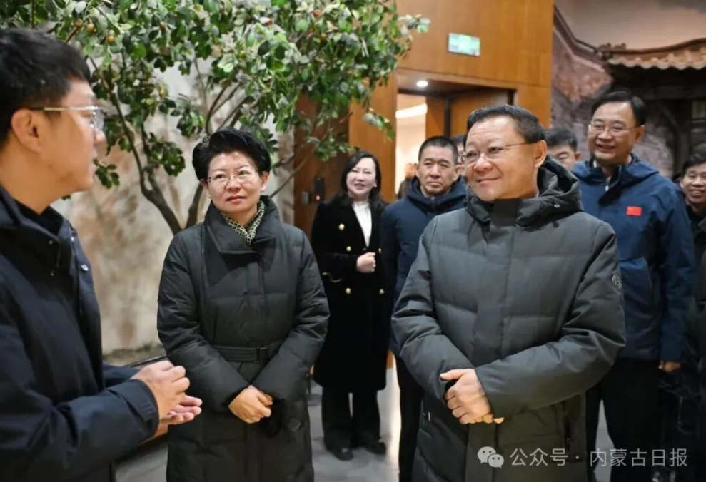 12月7日,自治区党委书记王伟中到昭君博物院了解文化与旅游融合发展情况。草原云·内蒙古新闻网记者 马建兵 摄