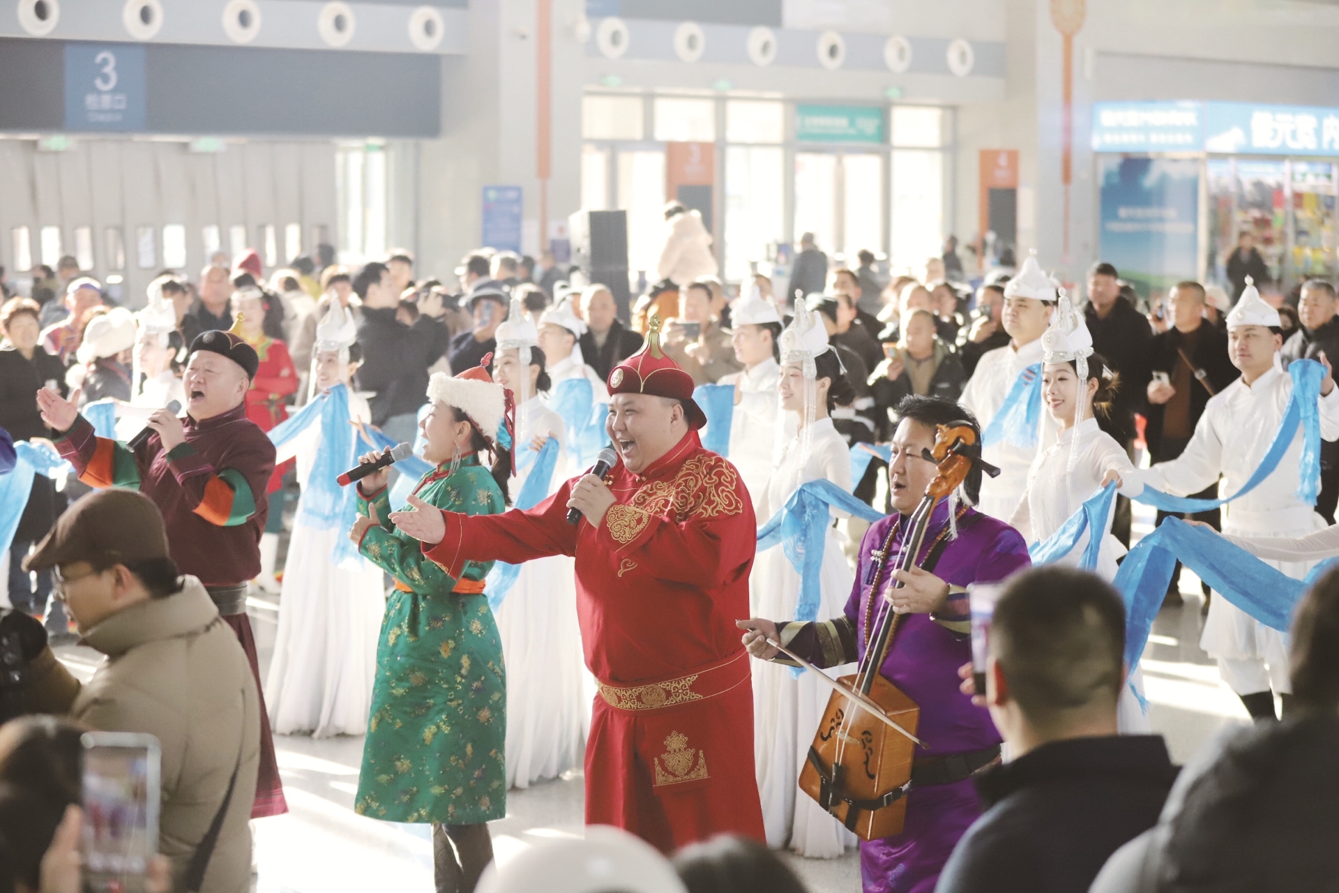 庆祝包银高铁开通