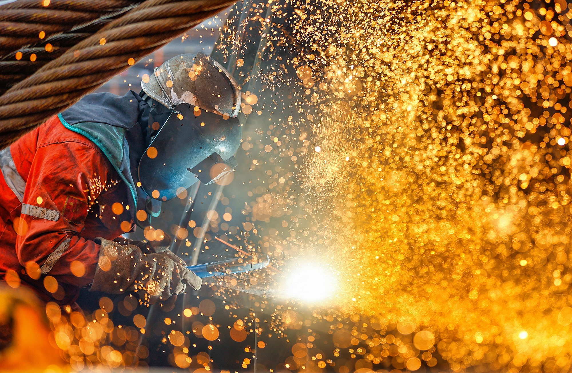 △ 2026年1月29日,天津市滨海新区,海上油气平台建设工人正在进行现场施工。