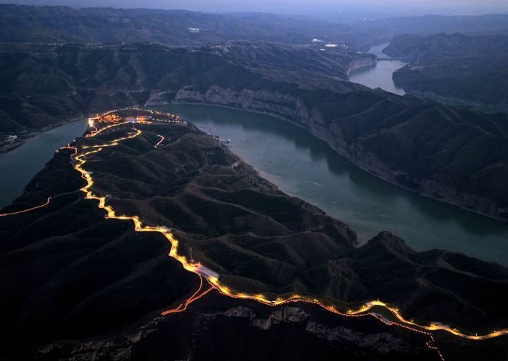 这是准格尔旗黄河大峡谷。(曹政 摄)