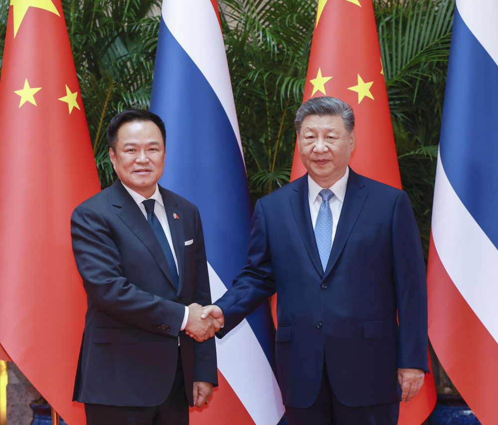 7月17日下午,国家主席习近平在上海西郊宾馆会见来华出席2026世界人工智能大会暨人工智能全球治理高级别会议并进行正式访问的泰国总理阿努廷。新华社记者 王晔 摄