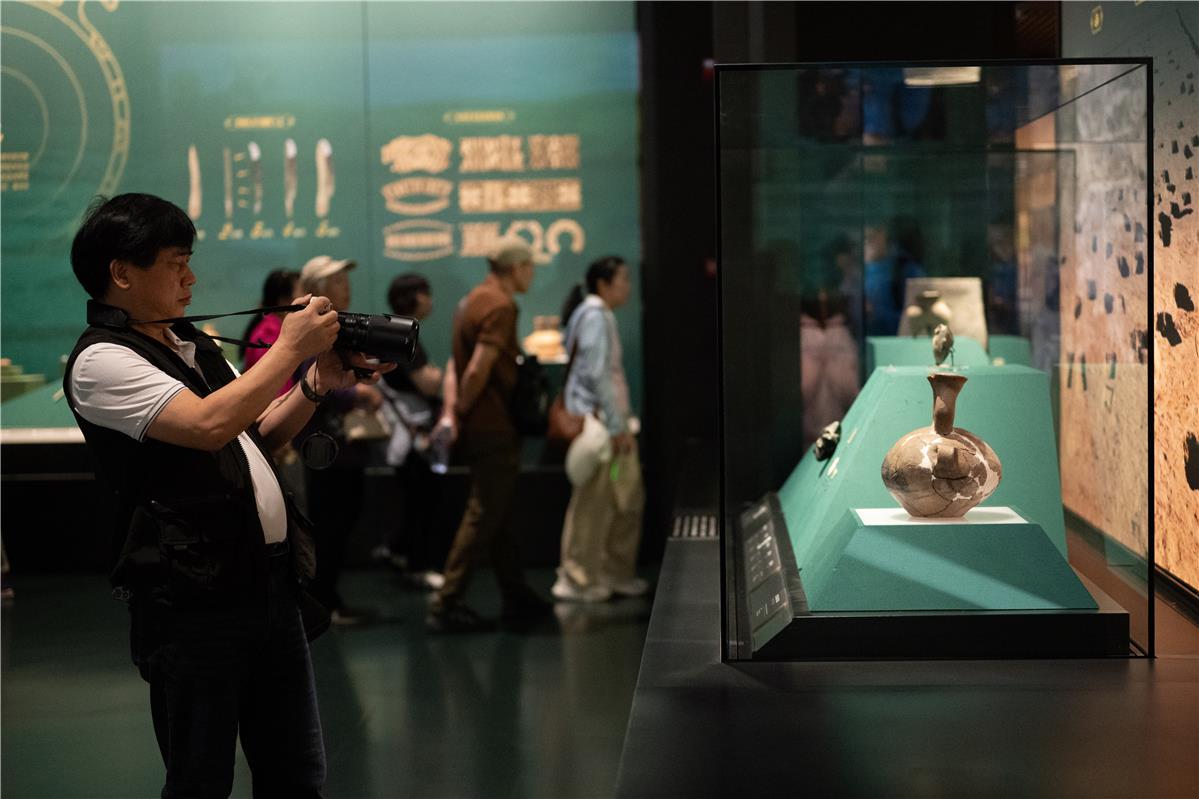 拍摄留念。