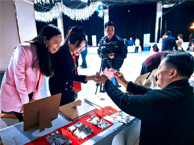 第十四届“感知中国”内蒙古文化周开幕式现场。张弛 摄