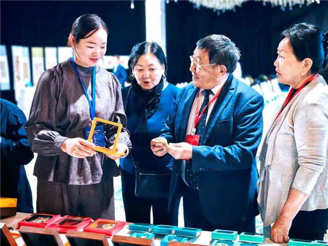 第十四届“感知中国”内蒙古文化周开幕式现场。张弛 摄