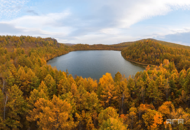 驼峰岭天池秋景(央广网发 兴安盟委宣传部供图)