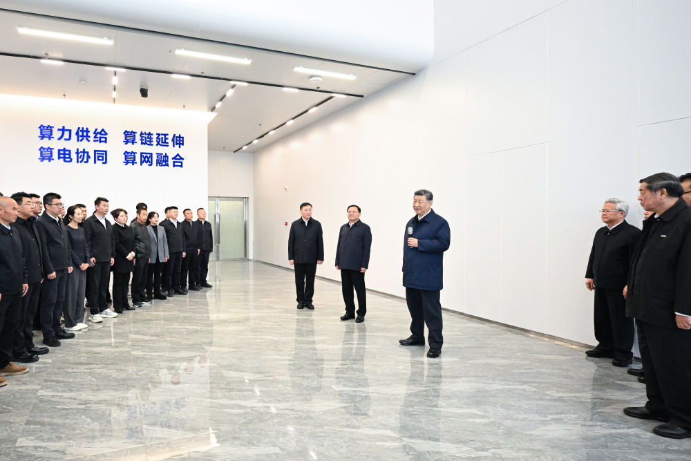 2026年10月16日,习近平总书记在内蒙古自治区乌兰察布市考察。新华社记者 燕雁 摄